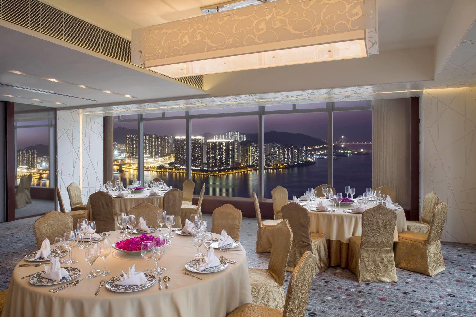 Nina Hotel Tsuen Wan West Hong Kong Dış mekan fotoğraf The Harbour Room