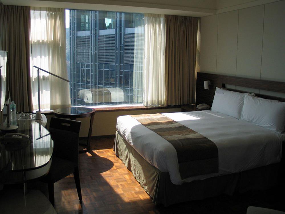 Nina Hotel Tsuen Wan West Hong Kong Dış mekan fotoğraf A room at the hotel